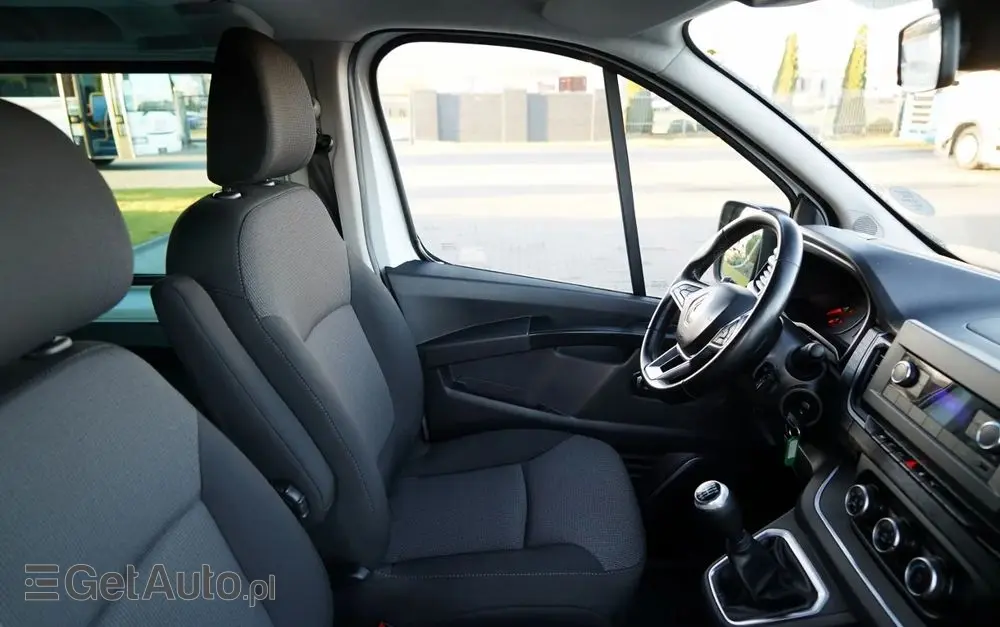 RENAULT TRAFIC III / BUS / 9 MIEJSC / PIERWSZY WŁAŚCICIEL / POLSKI SALON / 2022 ROK / 