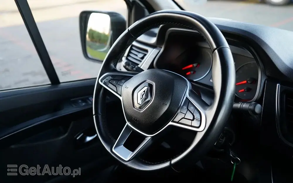 RENAULT TRAFIC III / BUS / 9 MIEJSC / PIERWSZY WŁAŚCICIEL / POLSKI SALON / 2022 ROK / 