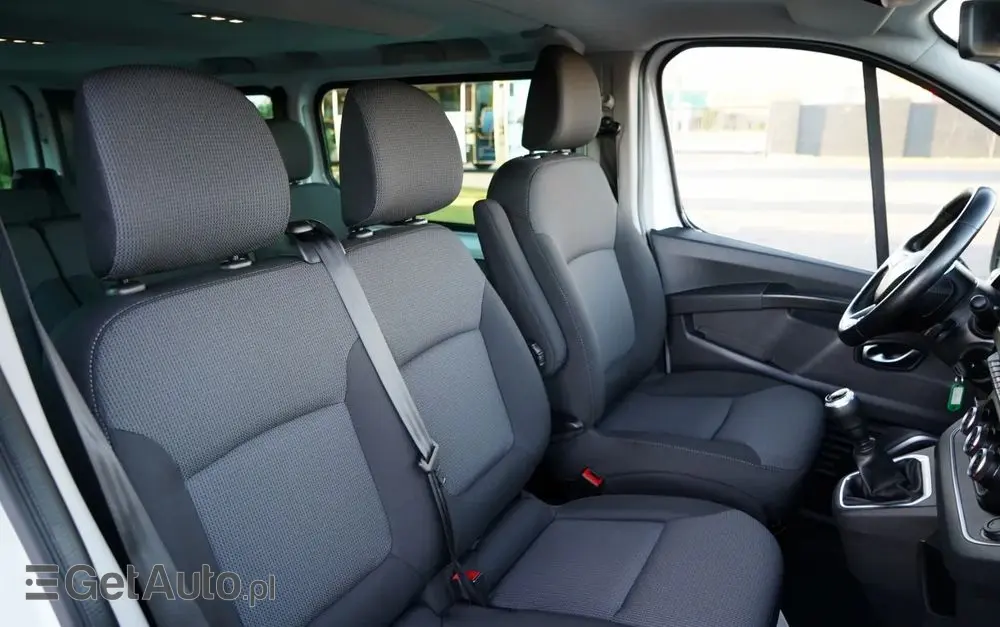 RENAULT TRAFIC III / BUS / 9 MIEJSC / PIERWSZY WŁAŚCICIEL / POLSKI SALON / 2022 ROK / 