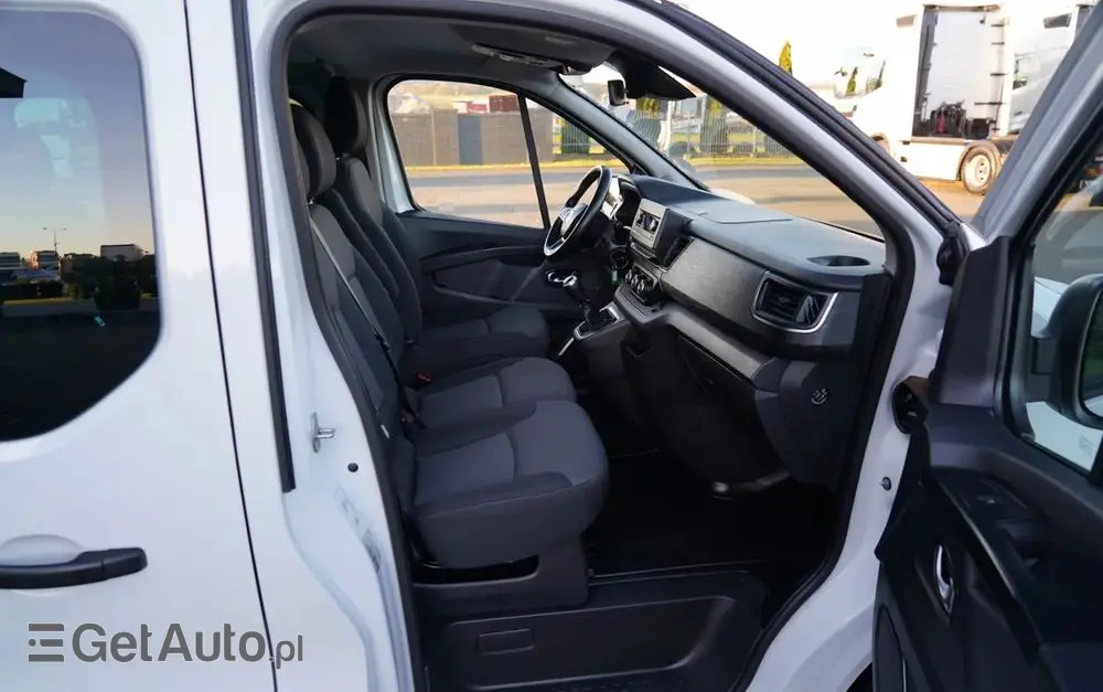 RENAULT TRAFIC III / BUS / 9 MIEJSC / PIERWSZY WŁAŚCICIEL / POLSKI SALON / 2022 ROK / 