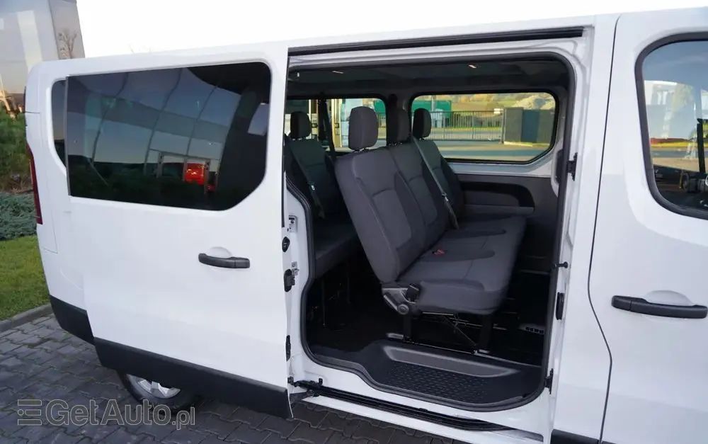 RENAULT TRAFIC III / BUS / 9 MIEJSC / PIERWSZY WŁAŚCICIEL / POLSKI SALON / 2022 ROK / 