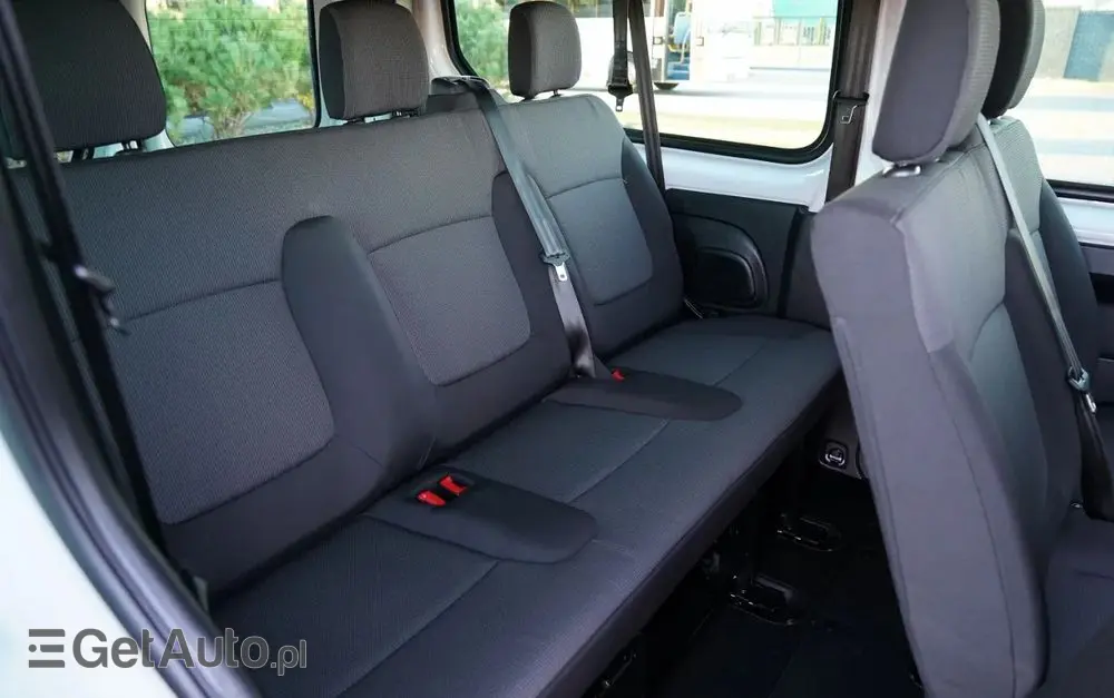 RENAULT TRAFIC III / BUS / 9 MIEJSC / PIERWSZY WŁAŚCICIEL / POLSKI SALON / 2022 ROK / 