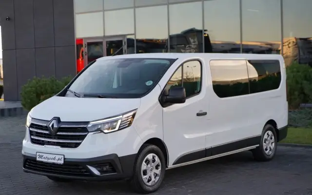 RENAULT TRAFIC III / BUS / 9 MIEJSC / PIERWSZY WŁAŚCICIEL / POLSKI SALON / 2022 ROK / 