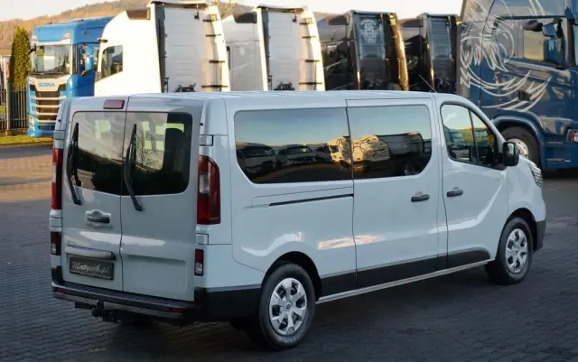 RENAULT TRAFIC III / BUS / 9 MIEJSC / PIERWSZY WŁAŚCICIEL / POLSKI SALON / 2022 ROK / 