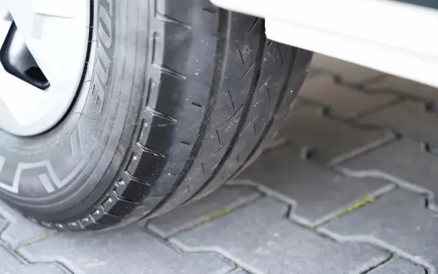 RENAULT TRAFIC III / BUS / 9 MIEJSC / PIERWSZY WŁAŚCICIEL / POLSKI SALON / 2022 ROK / 