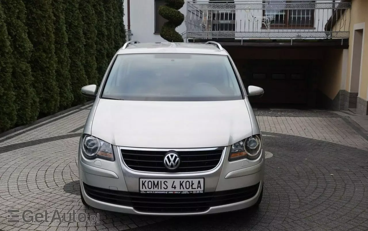 VOLKSWAGEN Touran 