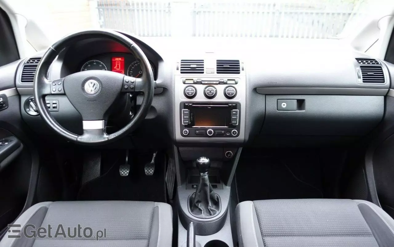 VOLKSWAGEN Touran 