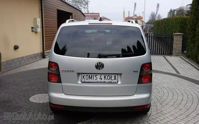 VOLKSWAGEN Touran 