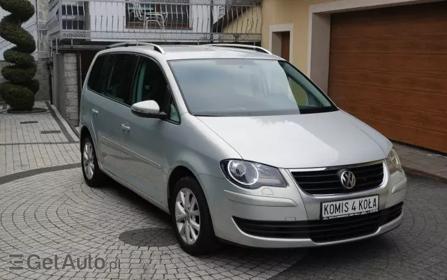 VOLKSWAGEN Touran 