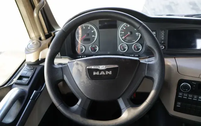 MAN TGS 32.420 / 8x4 / BETONOMIESZARKA FRUMECAR   / GRUSZKA 9 M3 / 