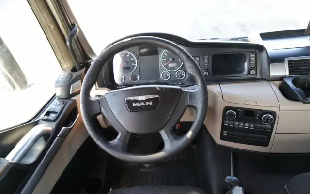 MAN TGS 32.420 / 8x4 / BETONOMIESZARKA FRUMECAR   / GRUSZKA 9 M3 / 