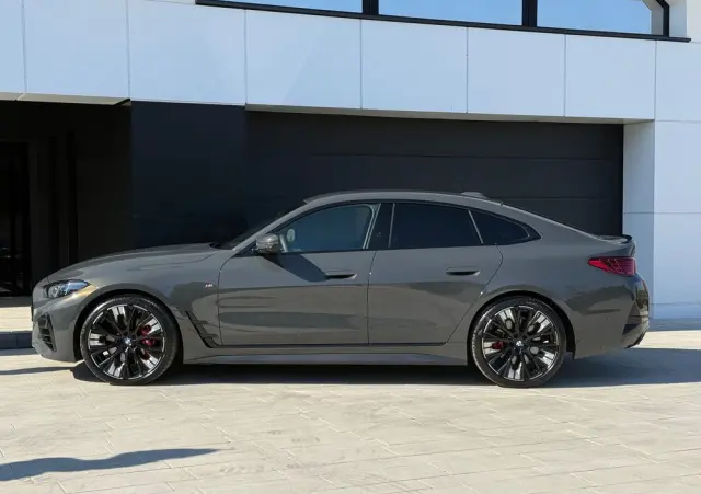 BMW Seria 4 420d xDrive Sport-Aut M Sport