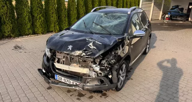 PEUGEOT 2008 PureTech 130 GPF Stop&Start Crossway