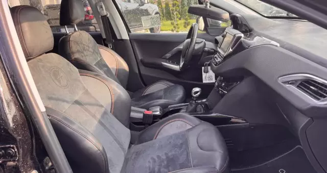 PEUGEOT 2008 PureTech 130 GPF Stop&Start Crossway