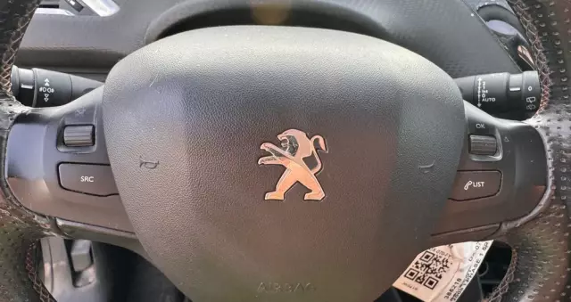 PEUGEOT 2008 PureTech 130 GPF Stop&Start Crossway