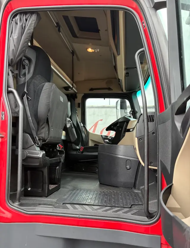 MERCEDES-BENZ Actros 