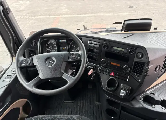 MERCEDES-BENZ Actros 
