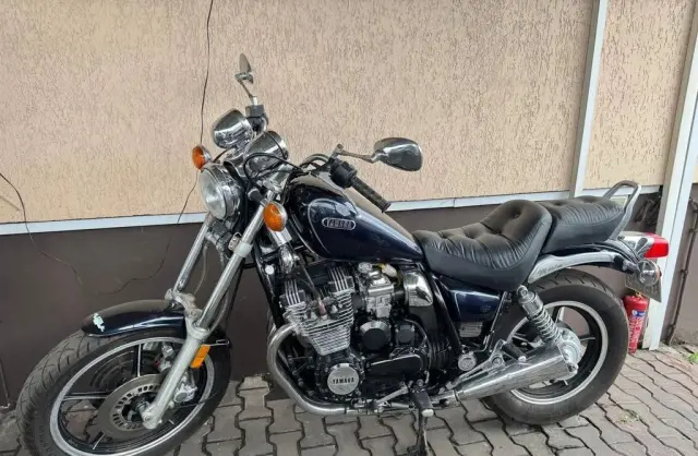 YAMAHA XJ 700 S 