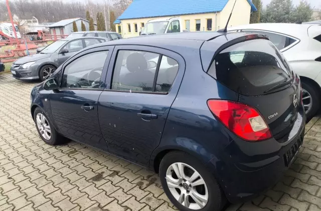 OPEL Corsa 