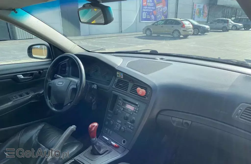 VOLVO V70 
