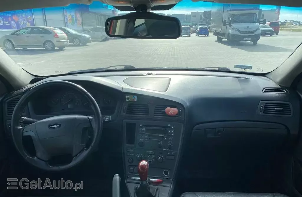 VOLVO V70 