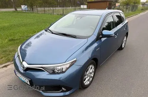 TOYOTA Auris 