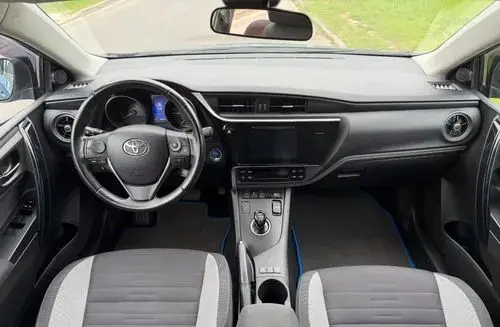 TOYOTA Auris 