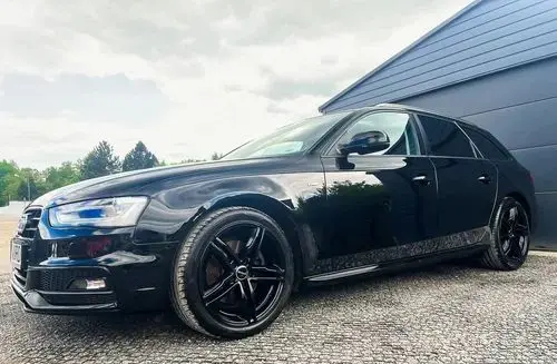 AUDI A4 