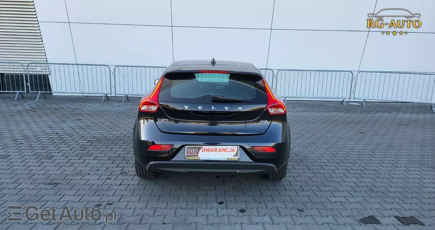 VOLVO V40 