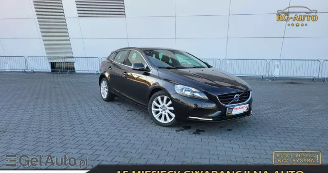 VOLVO V40 