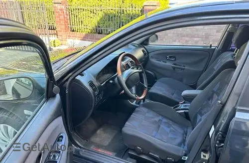 MITSUBISHI Carisma 