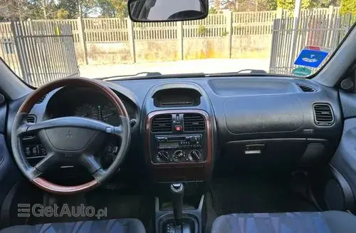 MITSUBISHI Carisma 