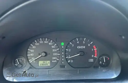 MITSUBISHI Carisma 