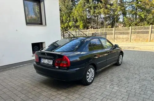 MITSUBISHI Carisma 