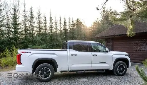 TOYOTA Tundra 