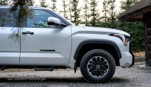 TOYOTA Tundra 