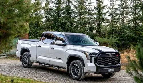 TOYOTA Tundra 
