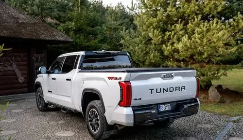 TOYOTA Tundra 