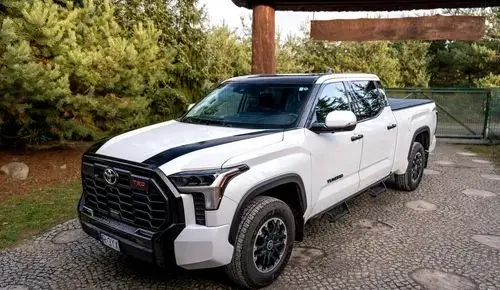 TOYOTA Tundra 