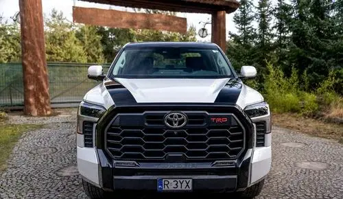 TOYOTA Tundra 