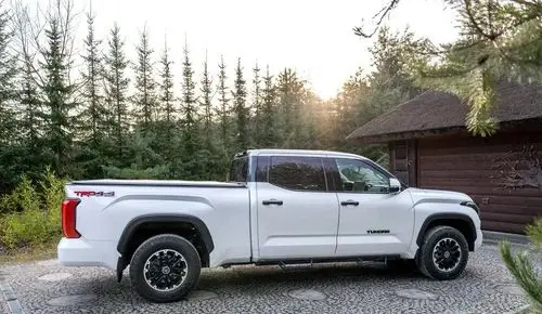 TOYOTA Tundra 