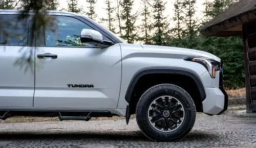 TOYOTA Tundra 