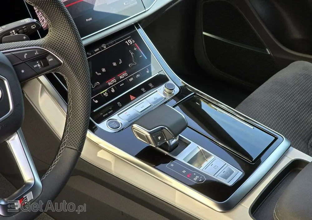 AUDI Q8 50 TDI quattro tiptronic