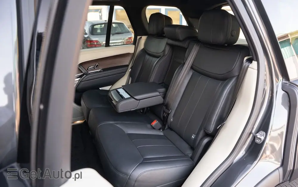 LAND ROVER Range Rover D300 HSE