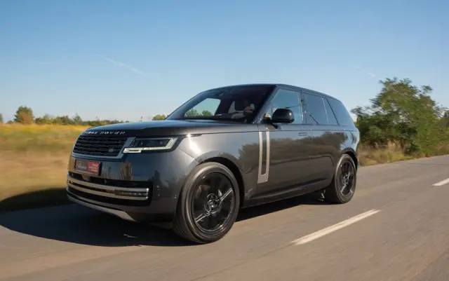 LAND ROVER Range Rover D300 HSE