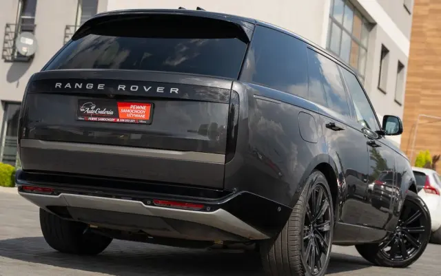 LAND ROVER Range Rover D300 HSE