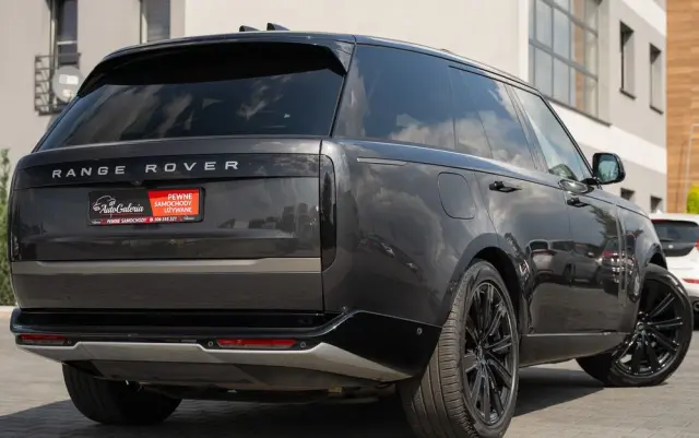 LAND ROVER Range Rover D300 HSE