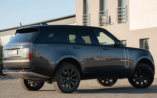 LAND ROVER Range Rover D300 HSE