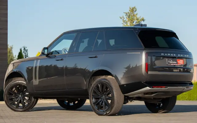 LAND ROVER Range Rover D300 HSE