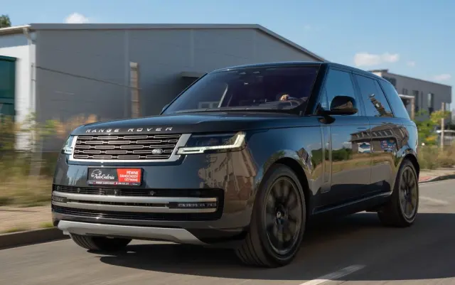 LAND ROVER Range Rover D300 HSE